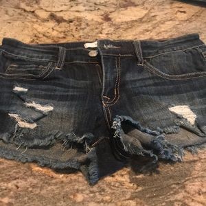 Kilque B shorts juniors size sm